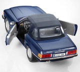 Модель Mercedes-Benz 300 SL, R107 (1985-1989), for Europe, Blue Metallic, Scale 1:18, артикул B66040622