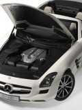 Модель Mercedes-Benz SLS AMG Roadster, White Metallic, Scale 1:12, артикул B66960074