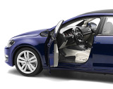 Модель автомобиля Volkswagen Golf 7, Night Blue Metallic, Scale 1:18, артикул 5G4099302F5F