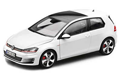 Модель автомобиля Volkswagen Golf 7 GTI, Oryx White, Scale 1:18