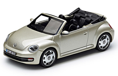 Модель автомобиля Volkswagen Beetle Cabrio, Moon Rock Silver Metallic, Scale 1:43