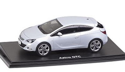 Модель автомобиля Opel Astra GTC Sea Shell 1:43