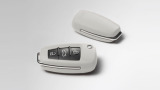 Кожаный футляр для ключа Audi Leather key cover, Pearl silver, артикул 8X0071208U45