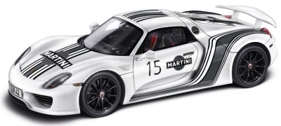 Модель автомобиля Porsche 918 Spyder