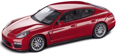 Модель автомобиля Porsche Panamera GTS, Scale 1:43, Carmine Red