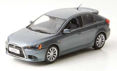 Модель автомобиля Mitsubishi Lancer Hatchback Stone Grey 1:43