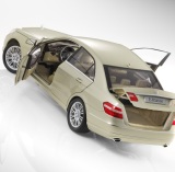 Модель Mercedes-Benz E-Klasse, Limousine, Elegance, Beige, Scale: 1:18, артикул B66960215