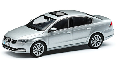 Модель автомобиля Volkswagen Passat Saloon, Scale 1:43, Silver