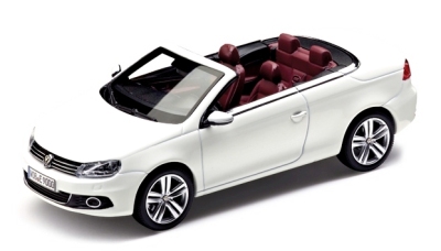 Модель автомобиля Volkswagen EOS, Scale 1:43, Candy White