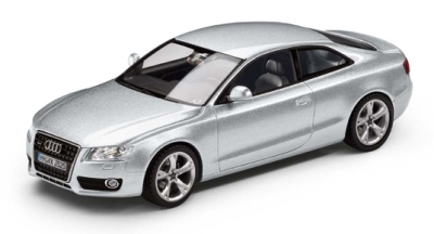 Модель автомобиля Audi A5 ice silver, Scale 1 43