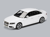 Модель автомобиля Audi S4 Ibis White, Scale 1 43, артикул 5010814113