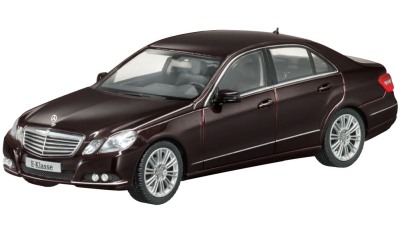 Модель автомобиля Mercedes-Benz E-class Brown