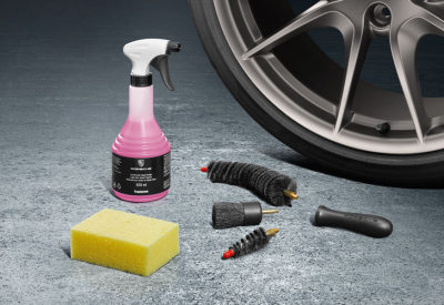 Набор для чистки легкосплавных колесных дисков Porsche Wheel Cleaning Kit