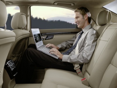 Интернет в автомобиле Mercedes InCar Hotspot