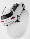 Модель Mercedes-Benz M-Class W166, Calcite White, 1:43 Scale, артикул B66960062