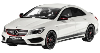 Модель Mercedes-Benz CLA 45 AMG, Limited Edition of 1000, White, 1:18 Scale