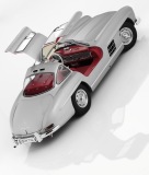 Модель Mercedes-Benz 300 SL Gullwing W 198 (1954–1957), Silver, 1:12 Scale, артикул B66041207