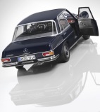 Модель Mercedes-Benz 280 SE W 108 (1967–1972) with US headlamps, Dark Blue, 1:18 Scale, артикул B66040597