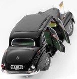 Модель автомобиля Mercedes 300 W 186 (1951–1954), Konrad Adenauer, Scale 1:18, Black, артикул B66040614