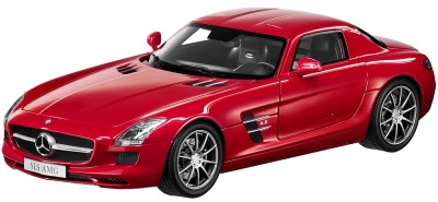 Модель автомобиля Mercedes SLS AMG Coupé Red 1/18
