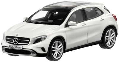 Модель автомобиля Mercedes GLA-Klasse White 1/43
