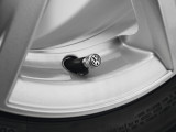 Набор колпачков для колесных вентилей Volkswagen Valve Dust Caps, For Alu, артикул 000071215A