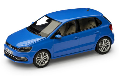Модель автомобиля Volkswagen Polo 5-Door Hatchback, Scale 1:43, Cornflower Blue