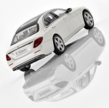 Модель Mercedes-Benz E-Class Saloon (W213), Avantgarde, Scale 1:43, Designo Diamond White Bright, артикул B66960378