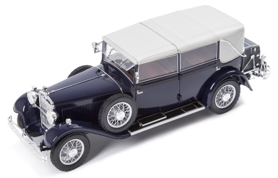 Модель автомобиля Skoda 860, 1:18 scale, Blue