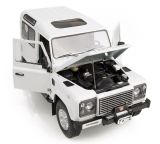 Модель автомобиля Land Rover Defender 90, Scale 1:18, White, артикул LBDC536WTW