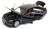 Модель автомобиля BMW 750 Li (F02) LCI, 1:18 Scale, Sapphire Black, артикул 80432360450