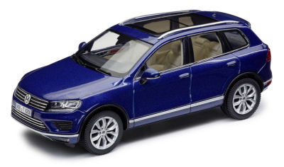 Модель автомобиля Volkswagen Touareg, Scale 1:43, Reef Blue Metallic