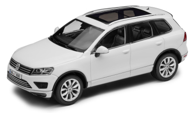 Модель автомобиля Volkswagen Touareg, Scale 1:43, Pure White