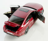 Модель Mercedes-Benz CLS Coupé AMG Line (C257), Scale 1:18, Designo Hyacinth Red Metallic, артикул B66960545