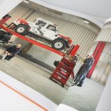 Иллюстрированная книга Land Rover Icon, Official Land Rover Book, артикул LEGF281NAA