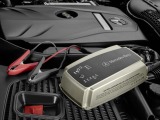 Зарядное устройство для аккумулятора Mercedes Charger ECE version, 25 A, артикул A0009820321