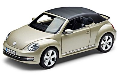 Модель автомобиля Volkswagen Beetle Cabrio, Moon Rock Silver Metallic, Scale 1:18