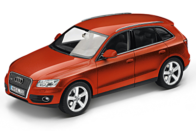 Модель Audi Q5, Volcano red, 2013, Scale 1 43