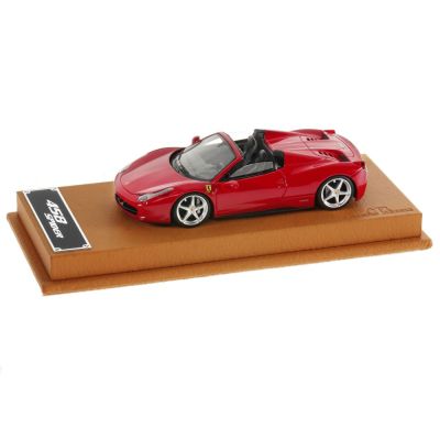 Model Ferrari 458 Spider in 1:43 scale