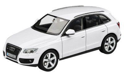 Модель автомобиля Audi Q5, White, Scale 1 43