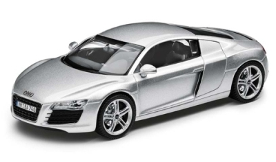 Модель автомобиля Audi R8 ice silver, Scale 1 43