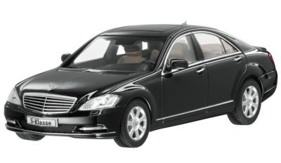 Модель автомобиля Mercedes-Benz S-class Black