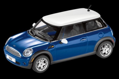 Модель автомобиля Mini Cooper (R56) Lightning Blue, Scale 1:18
