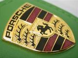 Брелок для ключей с гербом Porsche Crest Keyring, Green, Leather, артикул WAP05009416
