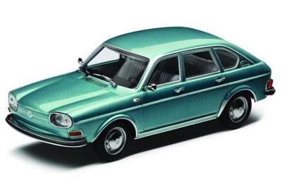 Модель автомобиля Volkswagen Type 411, Turquoise Metallic, Scale 1:43
