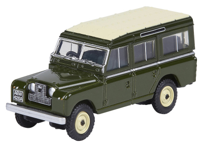 Модель автомобиля Land Rover Series II Station Wagon, Scale 1:76, Green
