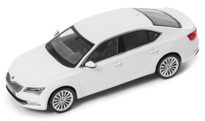 Модель автомобиля Skoda Superb III, 1:43 scale, Laser White