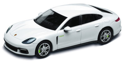 Модель автомобиля Porsche Panamera 4 E-Hybrid G2, Scale 1:43, Carrara White