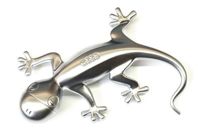Алюминиевая фигурка геккона в салон Audi Design Gecko Aluminium