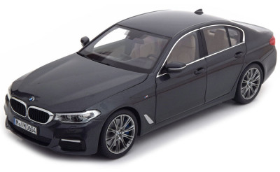 Модель автомобиля BMW 530i Limousine (G30), 1:18 Scale, Sophistogrey Metallic